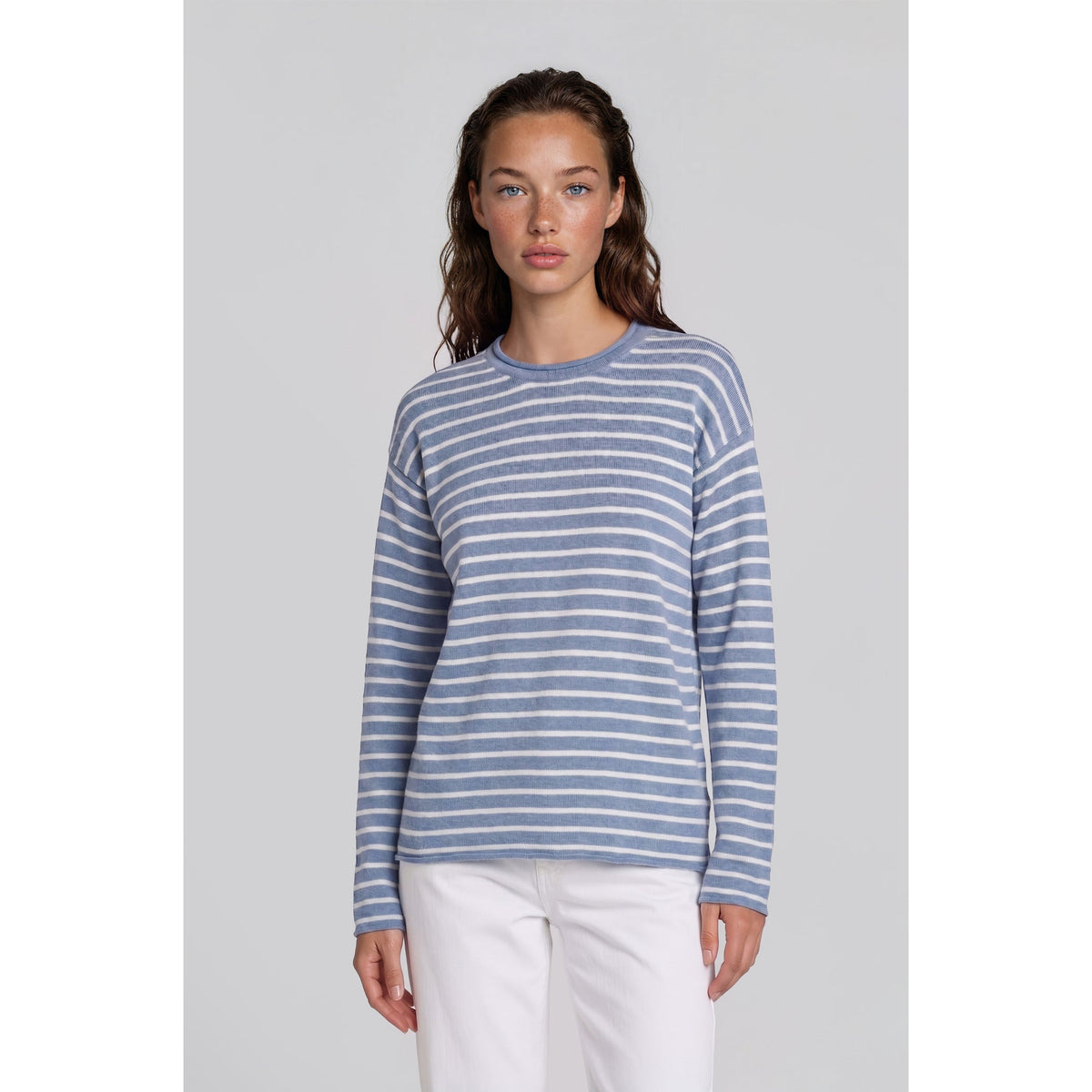 #color_Harbor Blue - White